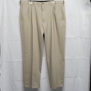 Haggar Premium Pants Mens 40x32 (Fits 40 X 30 ) Classic No Iron Khaki Waistband